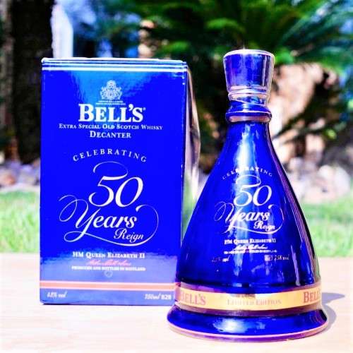 BELLS QUEENS 50TH GOLDEN JUBILEE DECANTER  SEALED & FULL ,BOXED,  COLLECTIBLE