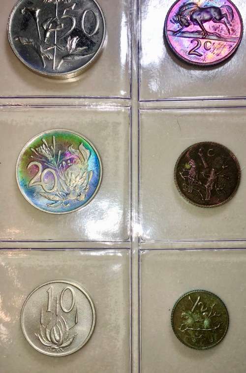 COMPLETE SET OF 1980 R1 PROOF TO 1/2 CENT PROOF/UNC COMES WITH COIN SLEEVE(1 BID TAKES ALL)