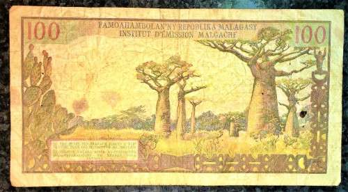 MADAGASCAR 100 CENT FRANCS - 20 AVIARY 1966