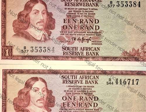 TW DE JONGH R1 ERROR NOTE LIGHTER COLOUR ON ONE SIDE ALSO OFF CENTRE (1 BID FOR BOTH)