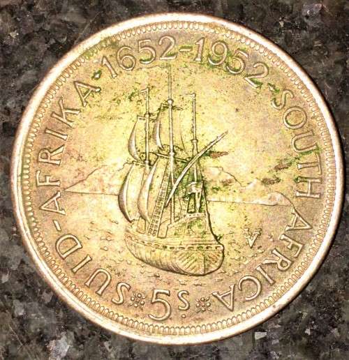S A UNION SILVER 5 SHILLINGS 1952 GOLD  & GREEN TONING SILVER CROWN