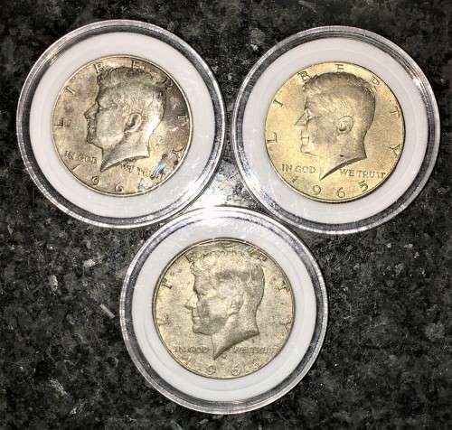 U S A  SILVER AMERICAN EAGLE KENNEDY HALF DOLLAR SET 1964,1965 & 1968 SILVER WITH CAPSULE