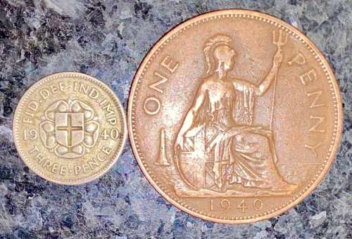 GREAT BRITAIN  SET SILVER 3D THREEPENCE & 1 PENNY 1940 (1 BID TAKES ALL)