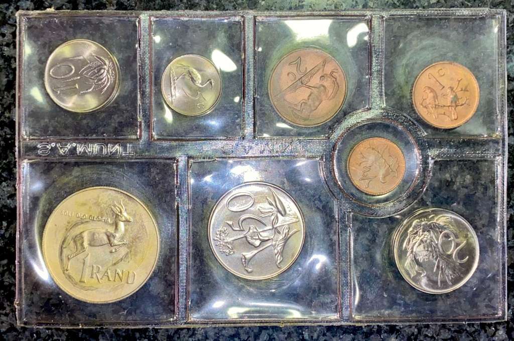 S A MINT UNCIRCULATED SET 1976 --SILVER R1 TO 1/2 CENT - SEALED FROM SA MINT