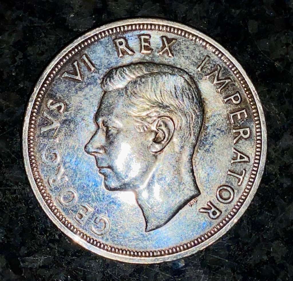 S A UNION SILVER 5 SHILLINGS 1947 CROWN SILVER 80% GOOD CONDITION