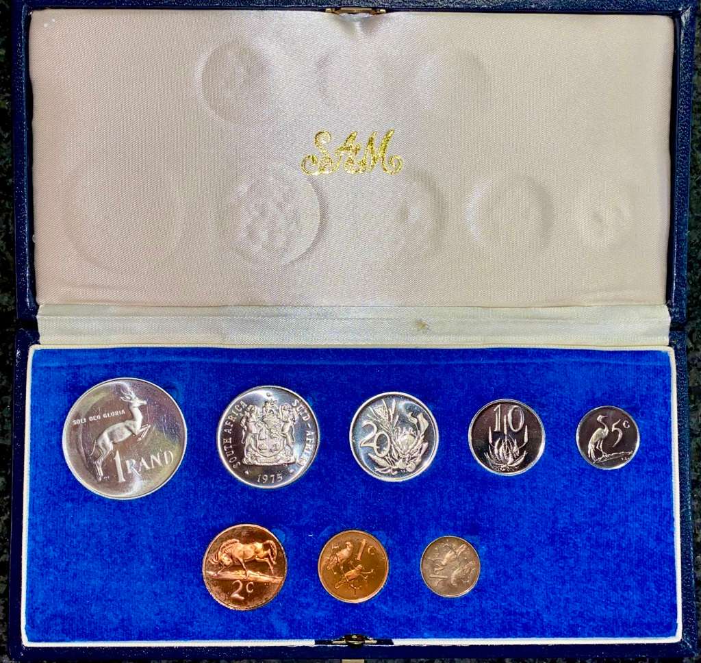 S A MINT PROOF SET 1975 SILVER R1 TO 1/2 CENT - SILVER R1 IS UNCIRCULATED - IN BLUE S A MINT BOX