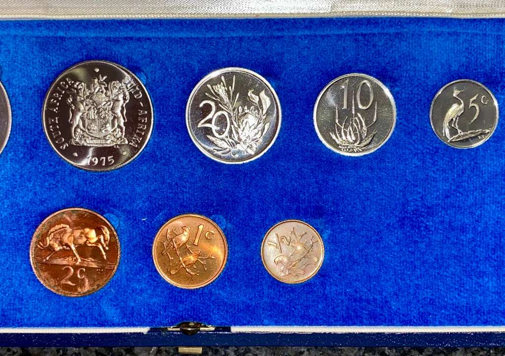 S A MINT PROOF SET 1975 SILVER R1 TO 1/2 CENT - SILVER R1 IS UNCIRCULATED - IN BLUE S A MINT BOX