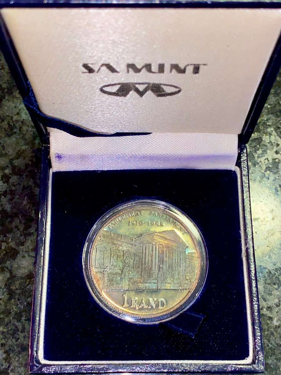 SOUTH AFRICA SILVER PROOF R1 AMAZING TONING --1985-- PARLEMENT 1910-1985 IN SA MINT BOX & CAPSULE