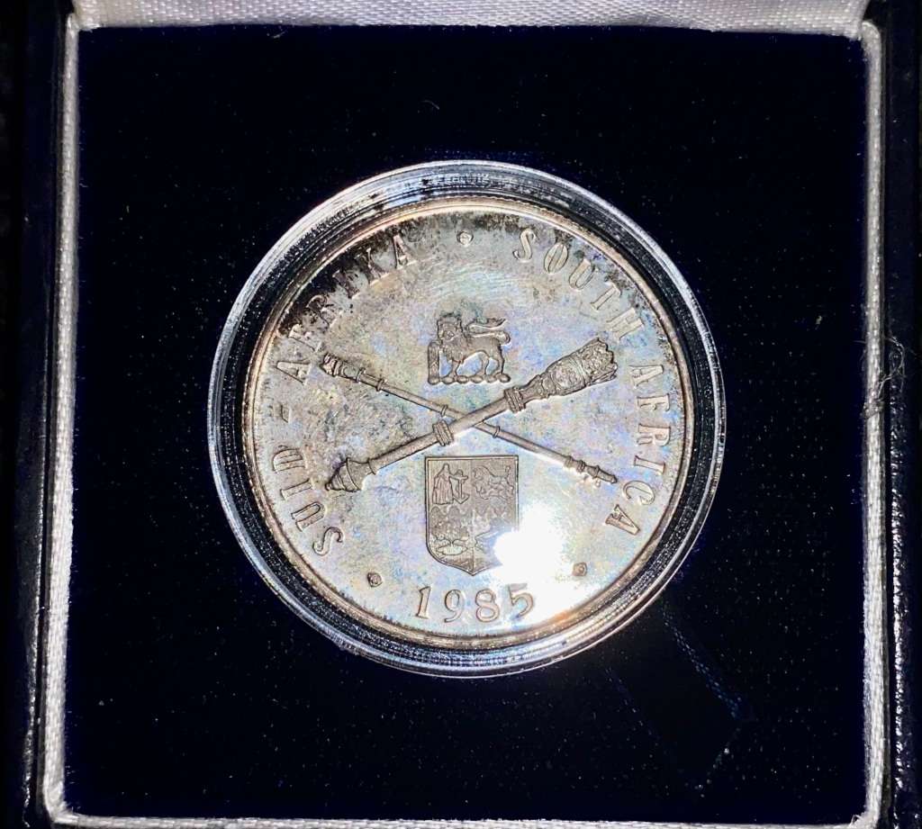 SOUTH AFRICA SILVER PROOF R1 AMAZING TONING --1985-- PARLEMENT 1910-1985 IN SA MINT BOX & CAPSULE