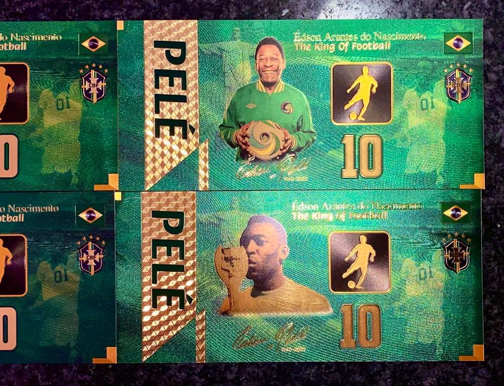 BRAZIL - THE KING OF FOOTBALL - PELE SET - COLORIZED GOLD FOIL 999 CARDS -AMAZING ART(1 BID TAKES AL