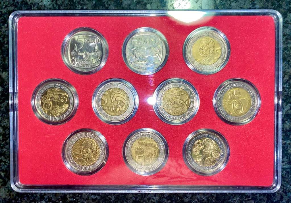 COMPLETE SET OF COMMEMORATIVE R5 COINS 1994 TO 2021 IN LOVELY DISPLAY CASE EACH COIN IN CAPSULE