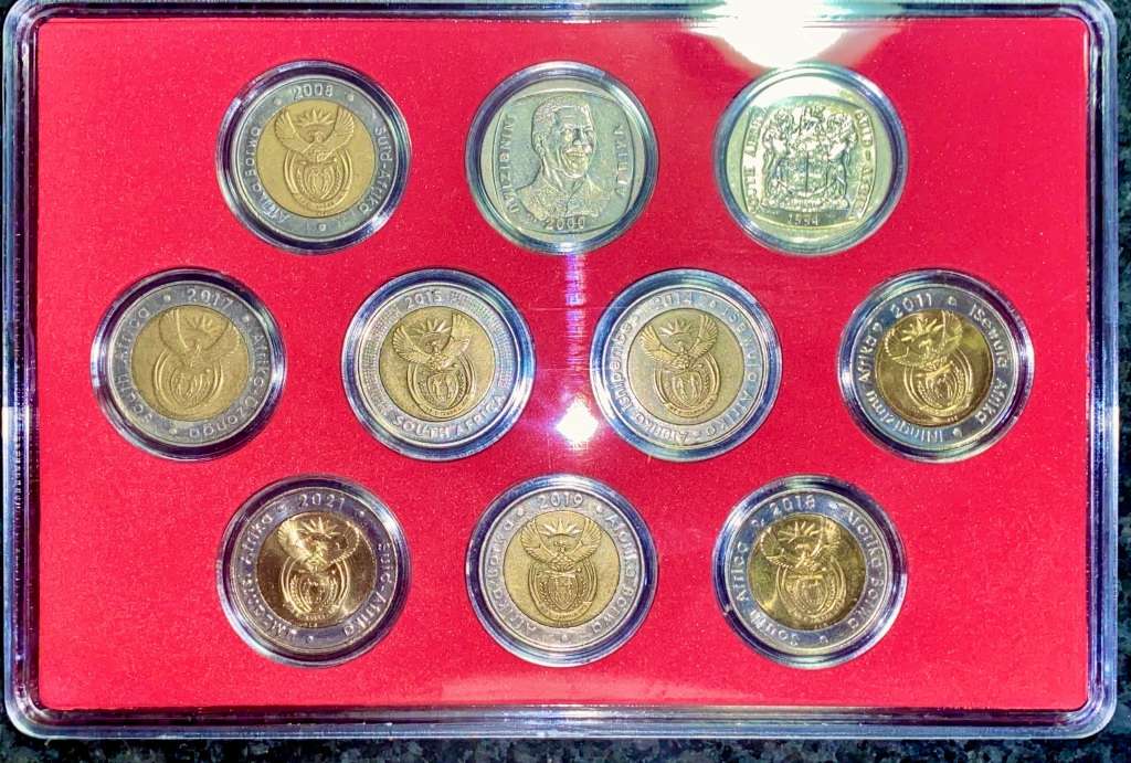 COMPLETE SET OF COMMEMORATIVE R5 COINS 1994 TO 2021 IN LOVELY DISPLAY CASE EACH COIN IN CAPSULE