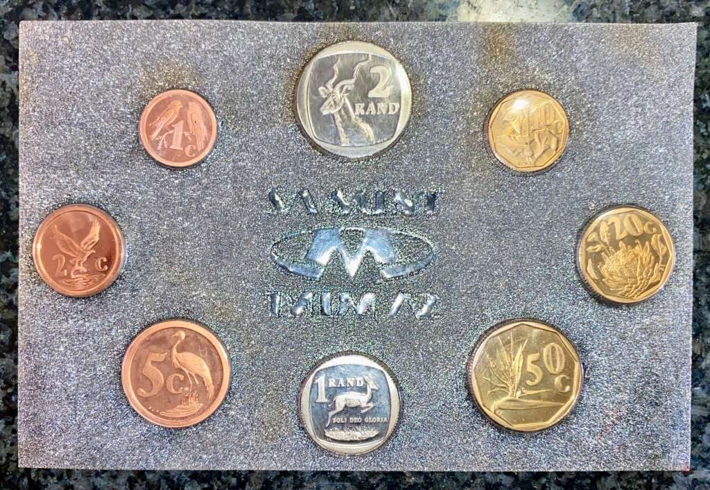 S A MINT UNCIRCULATED SET 1993 -- R2 TO 1 CENT - SEALED FROM SA MINT