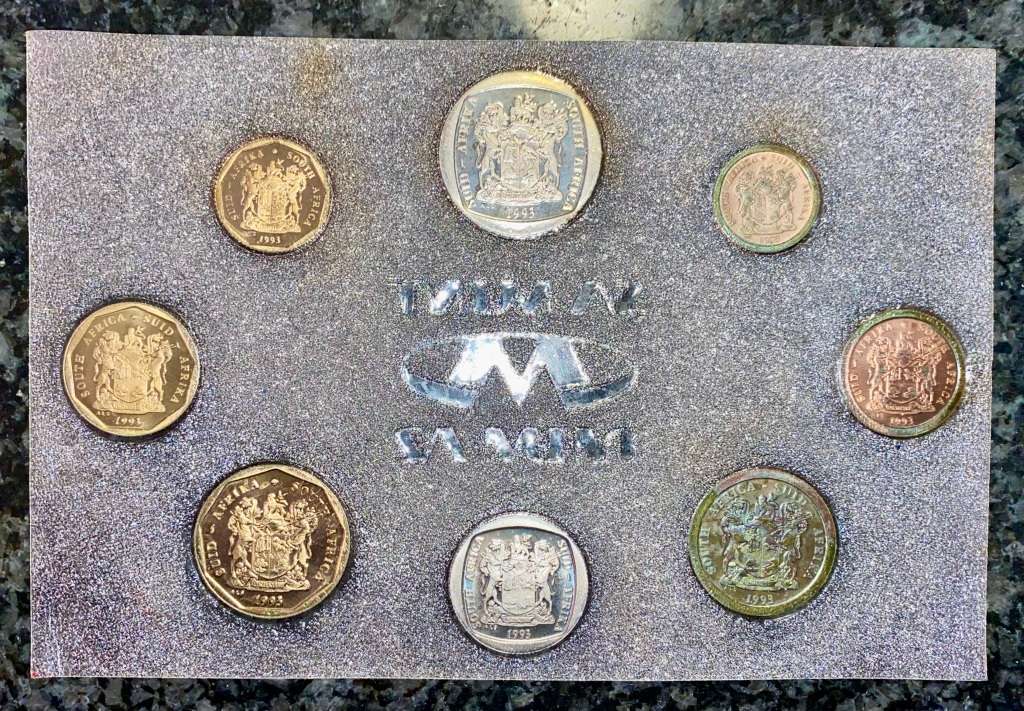 S A MINT UNCIRCULATED SET 1993 -- R2 TO 1 CENT - SEALED FROM SA MINT