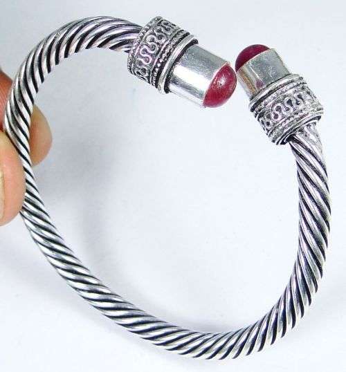 ** HANDCRAFTED ** RED JADE 925 SILVER TORC BRACELET