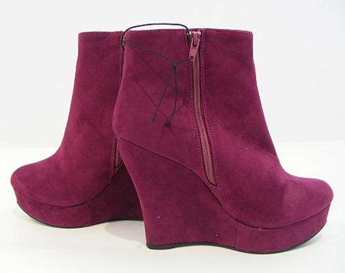 *R1* - TRENDY PURPLE WEDGE HEEL BOOTIES - SIZE: 7