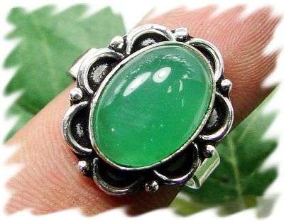 PRETTY 925 STERLING SILVER OVERLAY GREEN ONYX RING - SIZE: 8.5