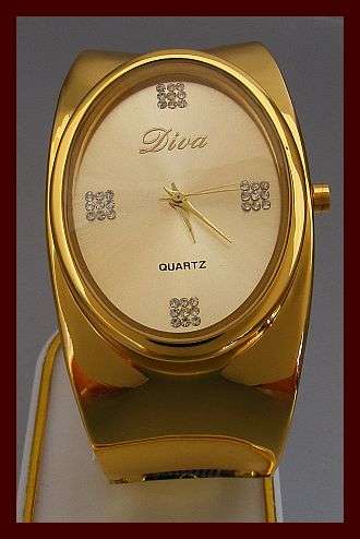 *R1* - GLAMOROUS GOLD AND DIAMANTE DIVA BRACELET WATCH