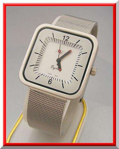 JUSTIN WATCH WITH A MESH STRAP AND WHITE FACE