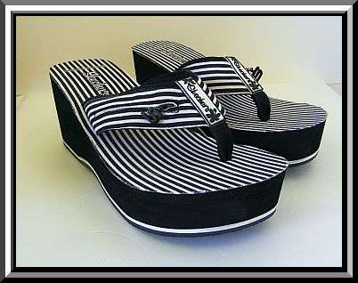 SIZE 6 - GENUINE SKECHERS - PERFECT BLACK & WHITE WEDGE HEELS SLIP ONS WITH SECRET ZIP POCKETS