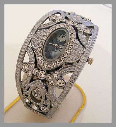 BEAUTIFUL DIVA SILVER DIAMANTE BRACELET WATCH WITH MOTHER OF PEARL FACE