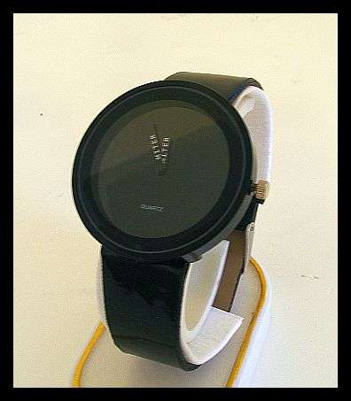 BLACK SILICONE STRAP WATCH