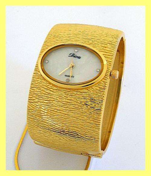 STUNNING GOLD BRACELET WATCH