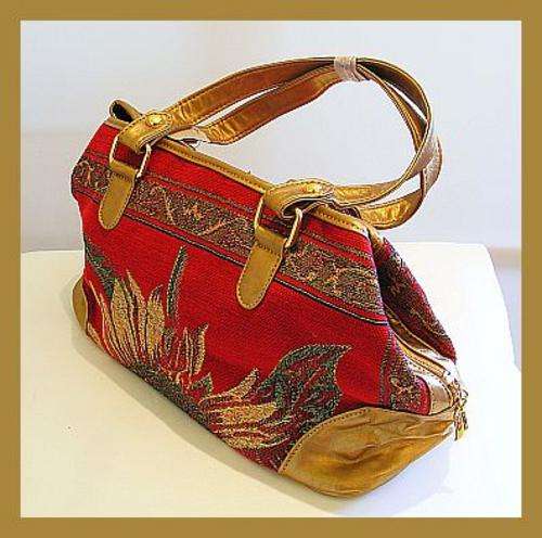 BEAUTIFUL RED & GOLD CARPETBAGGER HANDBAG