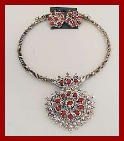*R1* - NECKLACE & EARRING SET WITH RED STONES