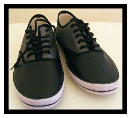 SIZE: 9 - BLACK & GUNMETAL MENS CASUAL TAKKIES