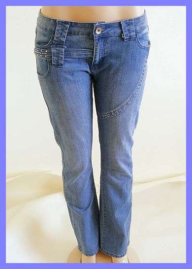 STONE WASH STRETCH BLUE JEANS WITH DIAMANTE DETAIL - 34