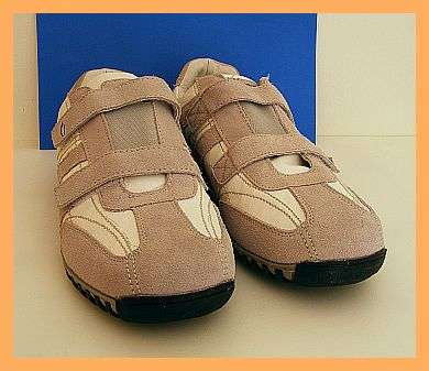 SIZE: 9 - WHITE & GREY ATHLETIC SHOES FROM JORDAN