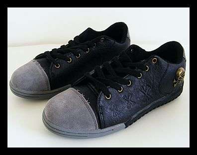 SIZE: 7 - BLACK TAKKIES WITH SKULL DETAIL