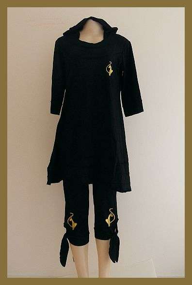 SIZE: X-LARGE - BLACK 2 PIECE HOODED TOP & LEGGINGS
