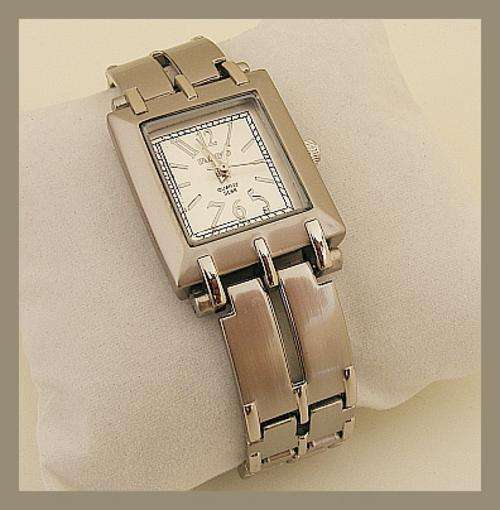 GORGEOUS SILVER WATCH