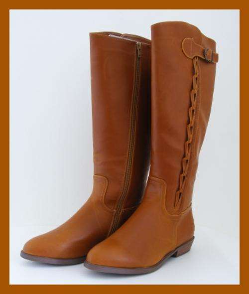 SIZE: 4 - TAN LOW HEELED KNEE HIGH BOOTS