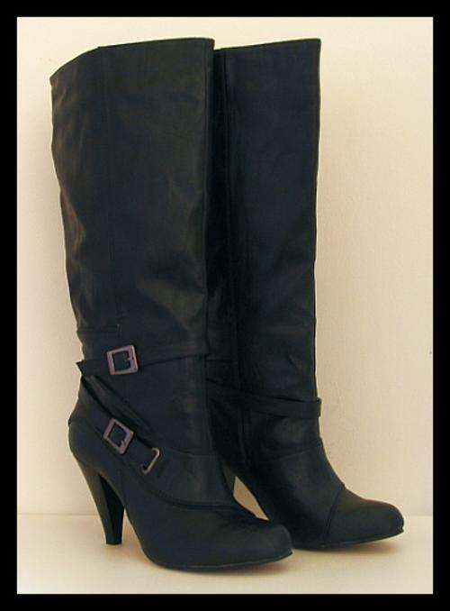 SIZE: 6 - BLACK BUCKLE DETAIL BOOTS FROM ZOOM