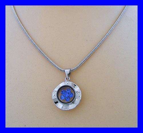 BLUE CRYSTAL SPINNING PENDANT & CHAIN