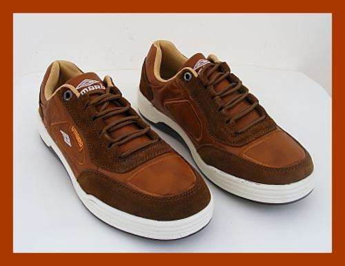 SIZE: 10 - TAN UMBRO LACE UP SNEAKERS