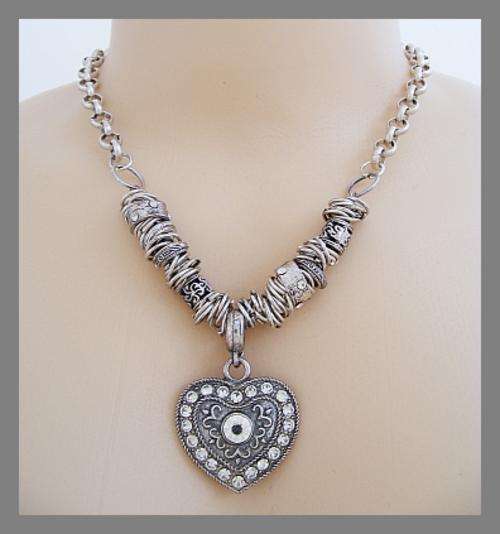 STUNNING NICKEL FREE NECKLACE WITH DIAMANTES