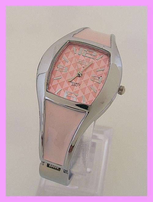 ~*R1*~PRETTY PINK HINGED BRACELET WATCH