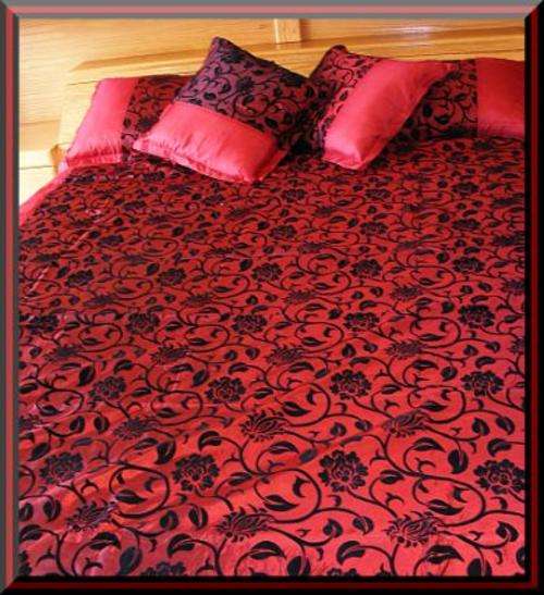 STUNNING SILKY 6 PIECE DUVET SET - QUEEN SIZE