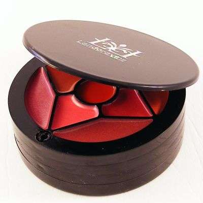 18 COLOR COMPLETE COMPACT MAKE-UP KIT FOR YOUR HANDBAG