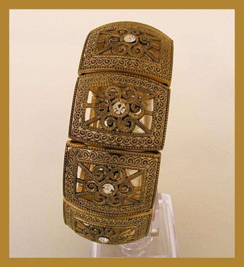 GORGEOUS VINTAGE LOOK GOLD & DIAMANTE STRETCH BRACELET