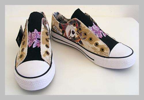 SIZE: 5 - CREAM SKULL BLAKE SNEAKERS