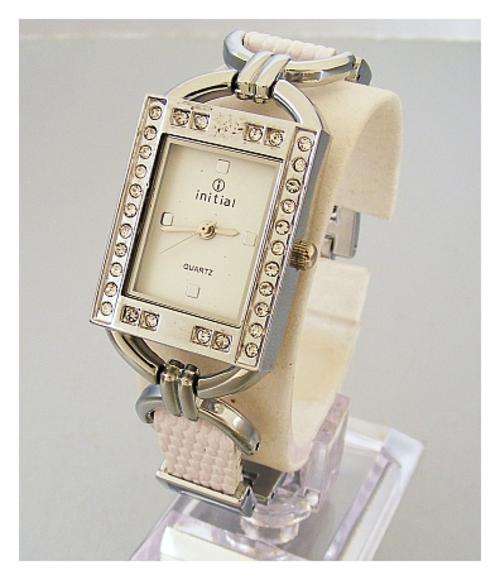 STUNNING SILVER WATCH WITH DIAMANTE DETAIL