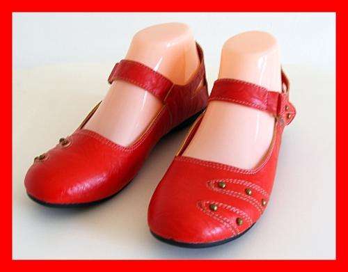 SIZE: 5 - RED FLAT SHOES WITH STUD DETAIL