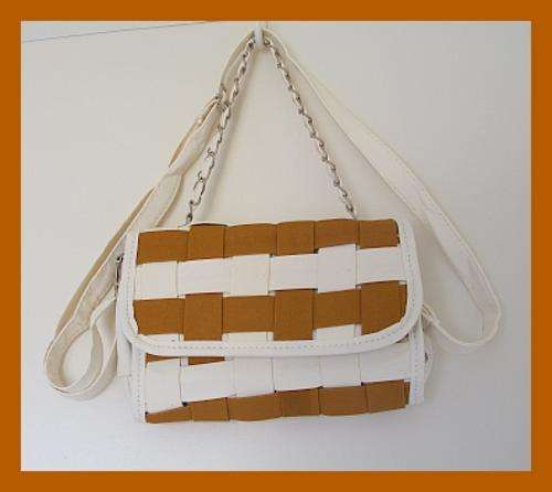 *R1* - TAN & WHITE LEATHER TOUCH HANDBAG
