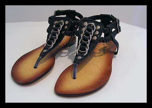 *R99 Stock Clearance* - SIZE: 5 - BLACK SANDALS WITH CHAIN DETAIL