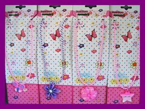 *R1* - 4 X GIRLS NECKLACES